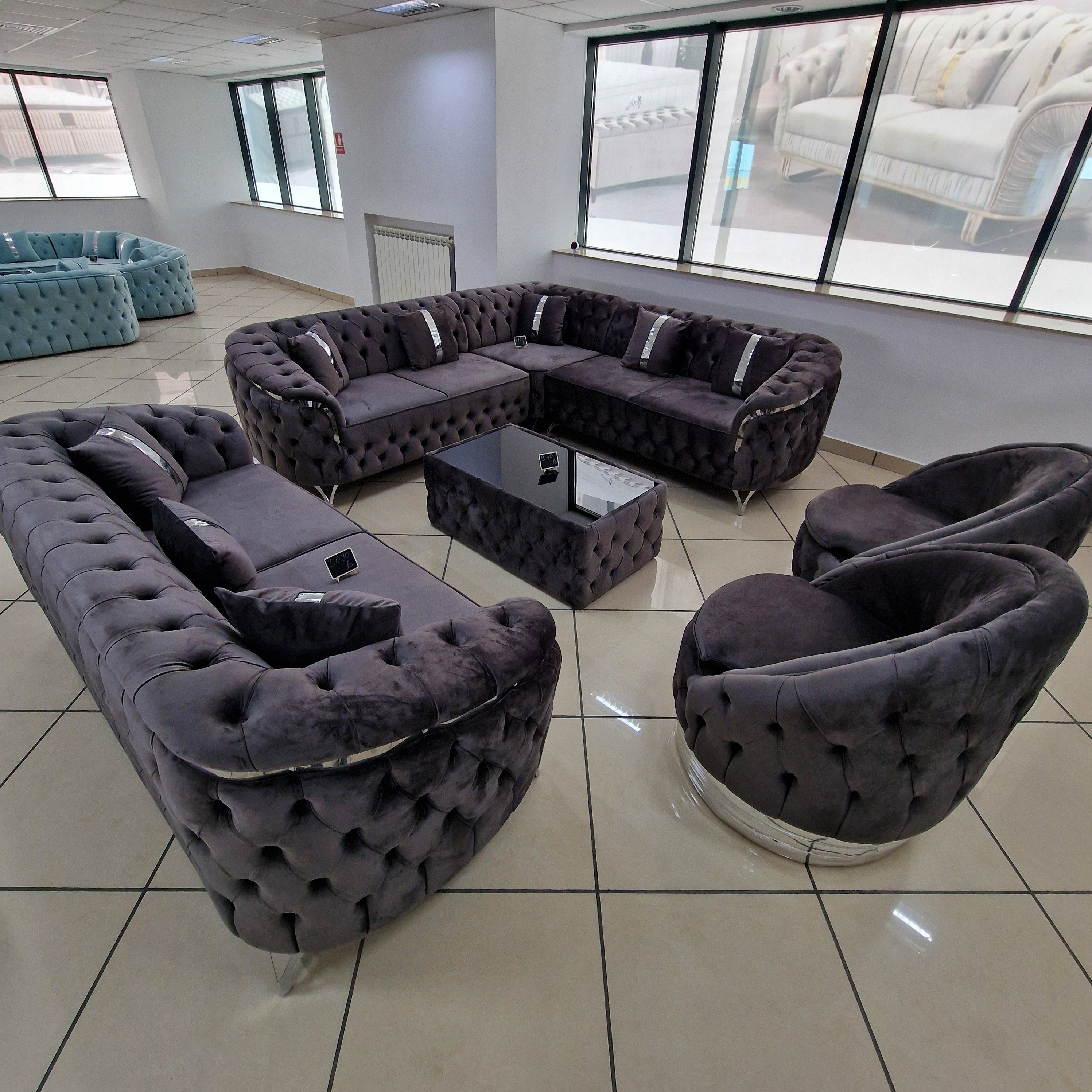 Set de mobilier din colecția Cavali de la IMPACT MOB, mobilier modern și elegant pentru living sau dormitor.