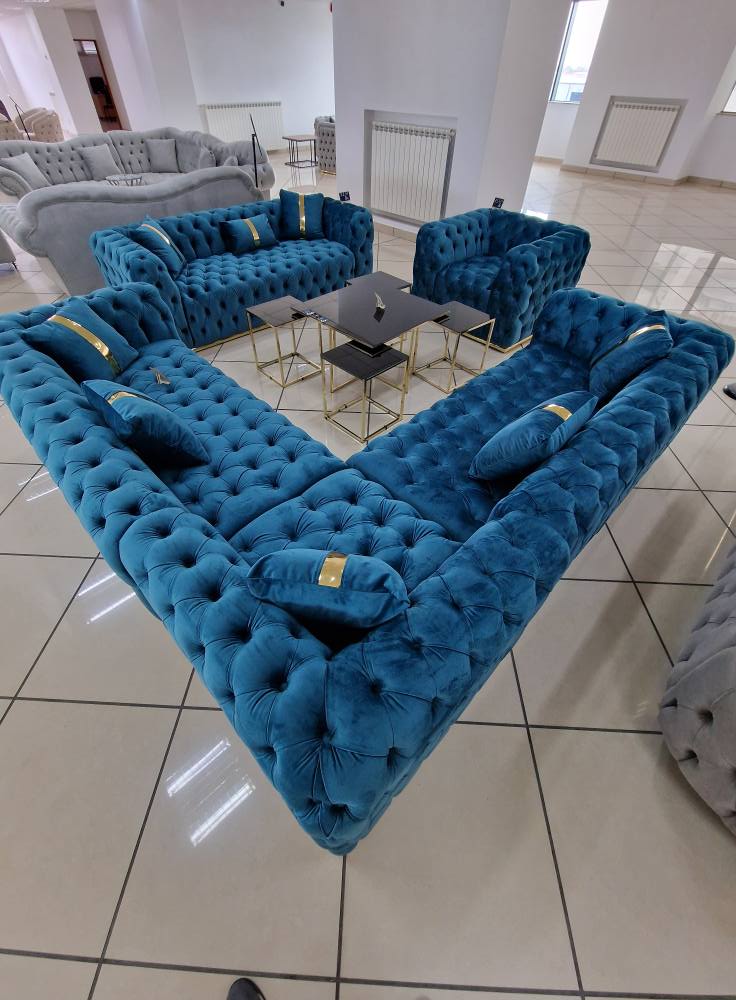 Extreme Caltar California velvet upholstery in 270x270 cm, soft fabric with Impact Mob branding, shown on a furniture piece.