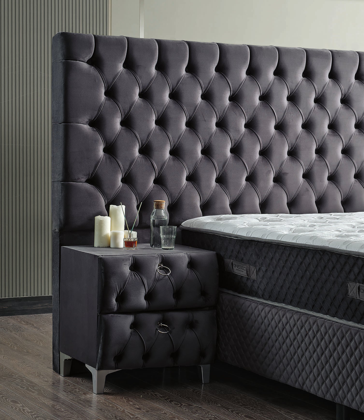 Pat tapițat cu saltea inclusă, ladă depozitare, somieră rabatabilă, catifea – Model Boxspring Valura