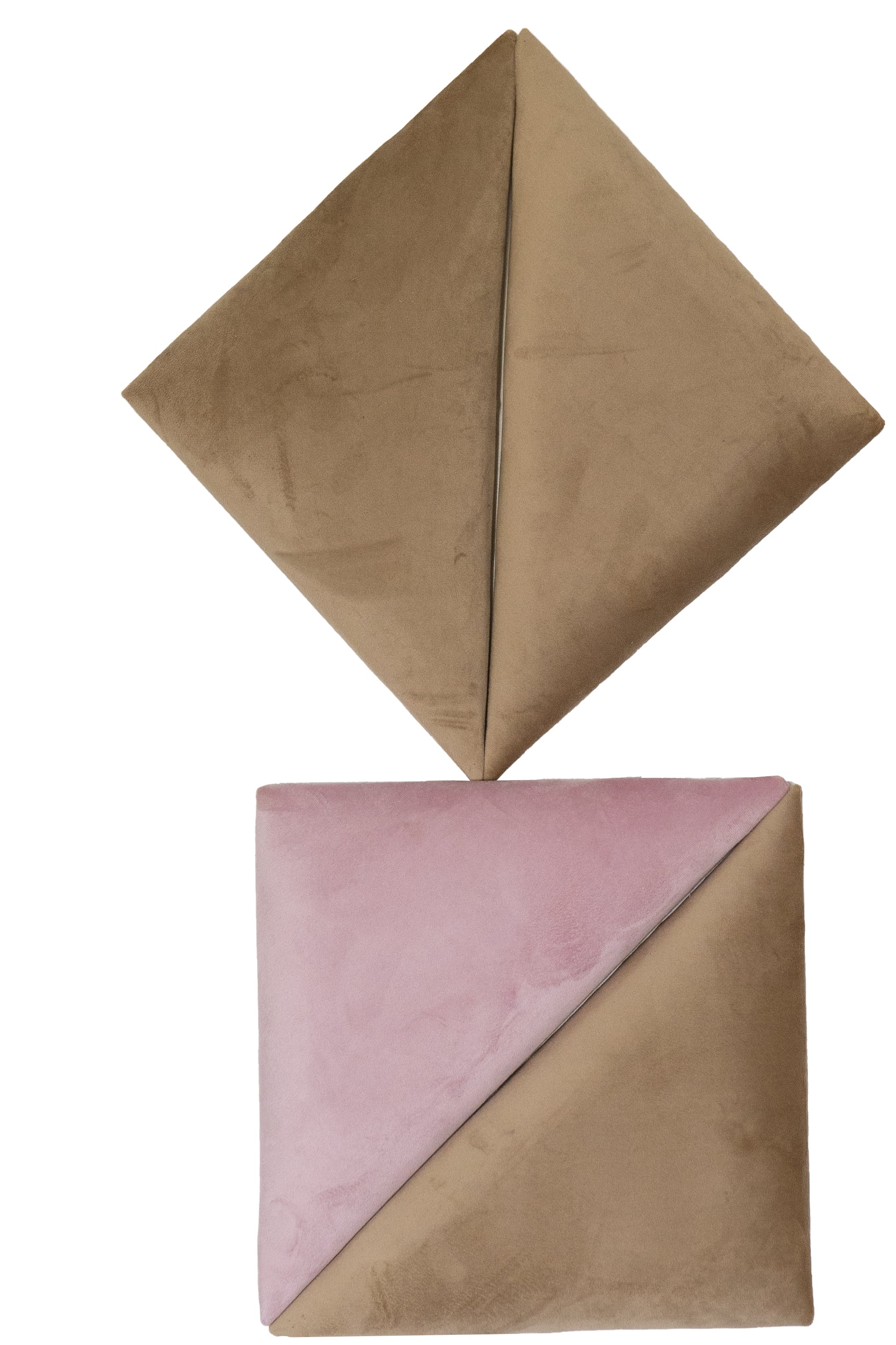 Panou decorativ tapitat triunghiular de 35cm de la IMPACT MOB, finisaj modern și textură moale, pentru decor interior.
