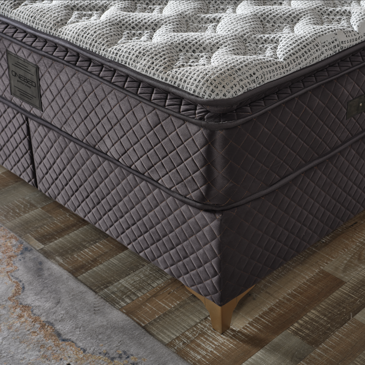 Design elegant al patului tapitat Diana, perfect pentru orice stil de dormitor.