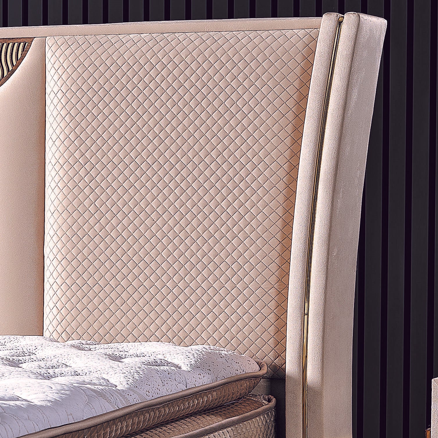 Design elegant și modern al patului tapitat Boxspring Nivrana, perfect pentru orice stil de dormitor.