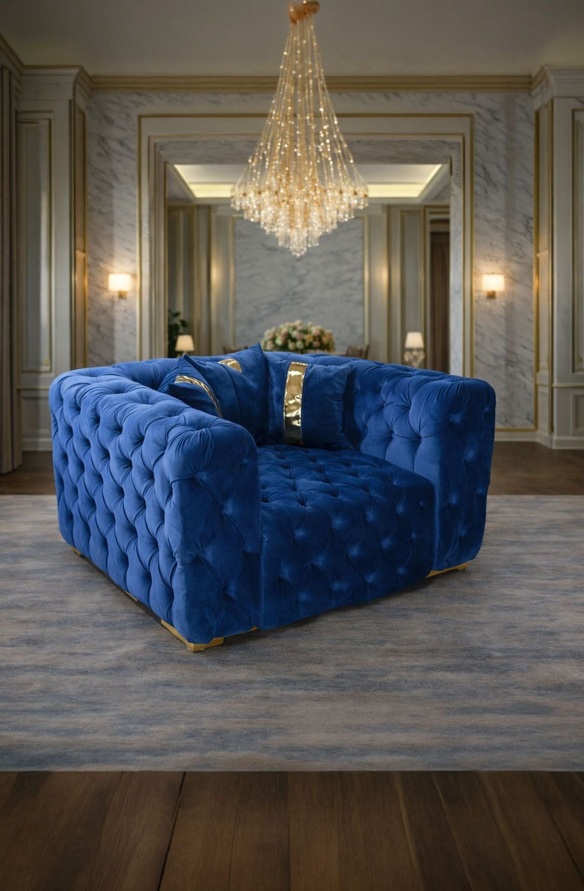 Cavali Fotoliu California tapitat cu catifea mov, cu detalii elegante și design modern de la IMPACT MOB.