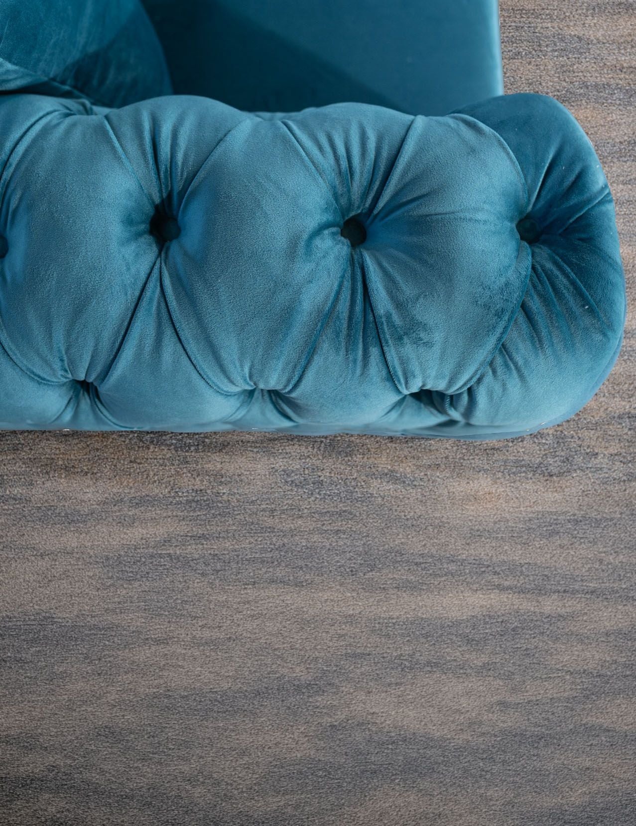 California fixed corner sofa 180 x 270 cm with coffee table by IMPACT MOB in a stylish living room setting.