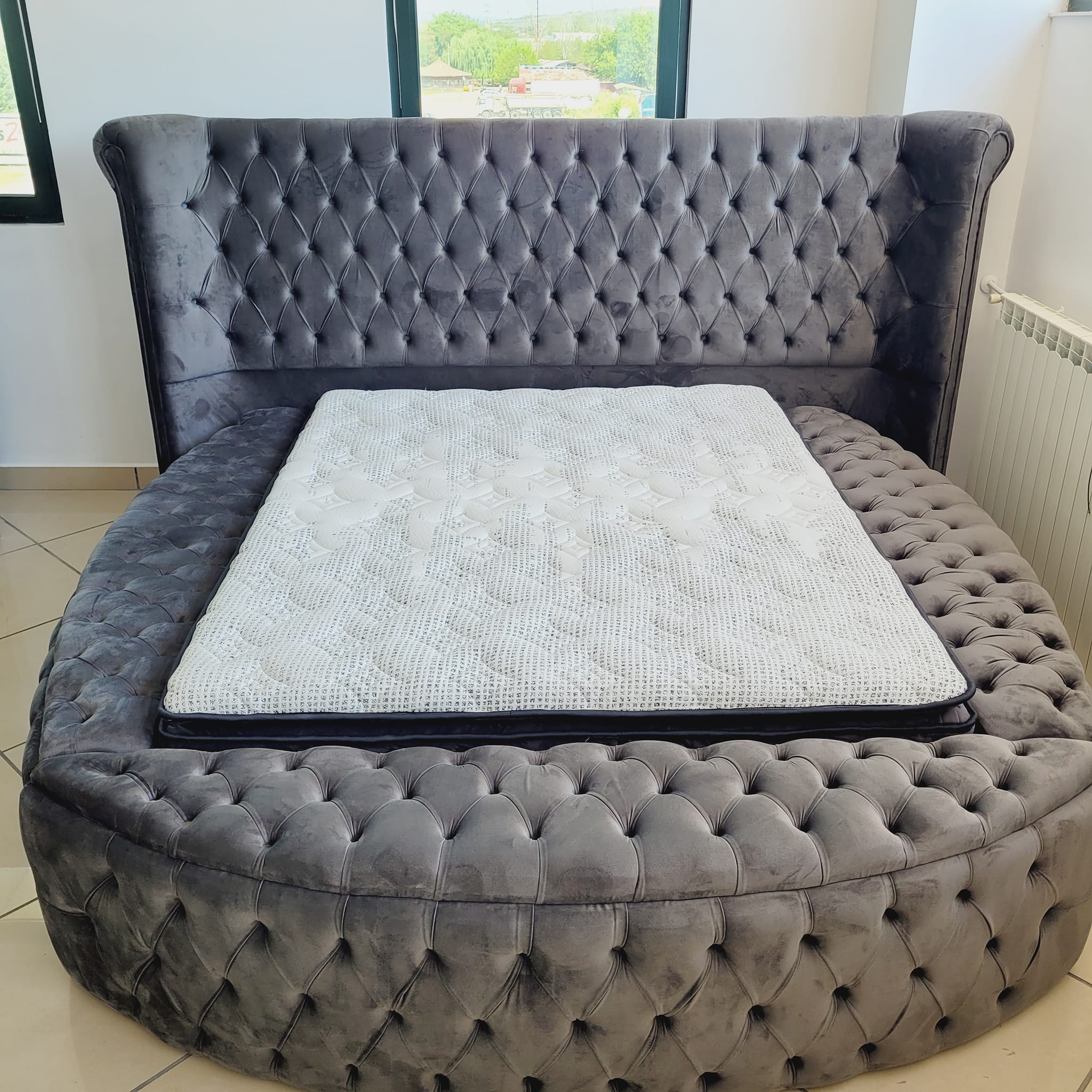 Pat tapițat cu saltea inclusă, ladă depozitare, somieră rabatabilă, catifea – Model Boxspring Wisconsing