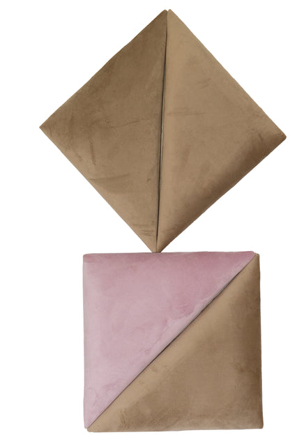 Panou decorativ tapitat triunghiular de 35cm de la IMPACT MOB, finisaj modern și textură moale, pentru decor interior.