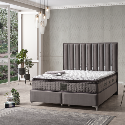 Pat tapitat Diana 160x200 cu saltea inclusă, oferind confort optim pentru un somn odihnitor.