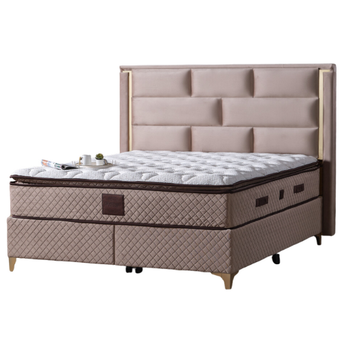 Imagine cu pat boxspring Bianca din catifea, de la IMPACT MOB, cu saltea inclusă, în interior modern și elegant.