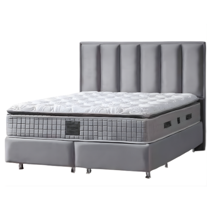 Pat boxspring din catifea IMPACT MOB cu spațiu de depozitare și saltea, elegant și confortabil, cu logoul House of Ran.