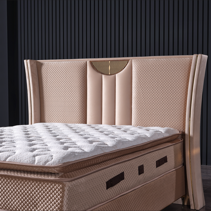 Ladă de depozitare de 30 cm a patului tapitat Boxspring Nivrana, ideală pentru organizarea lenjeriilor și a pernelor.