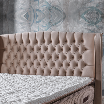 Ladă de depozitare de 30 cm a patului tapitat Boxspring Olivia, ideală pentru organizarea lenjeriilor și a pernelor.