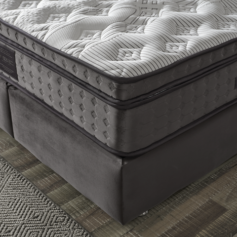Pat Tapitat Boxspring Tesla