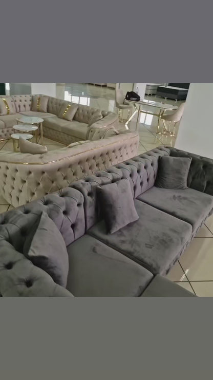 Fotoliul Lugano în diferite culori, perfect asortat cu decorul din living.